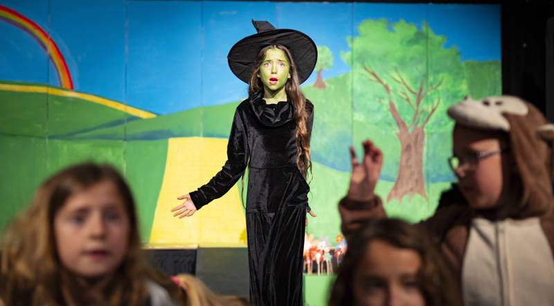 W The Wizard Of Oz 2025 83