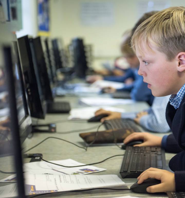 16 Nov Walhampton Academic 91