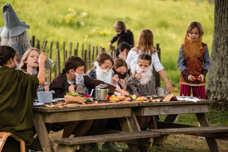 W Arts Festival 75 37 Arts Festival Loop